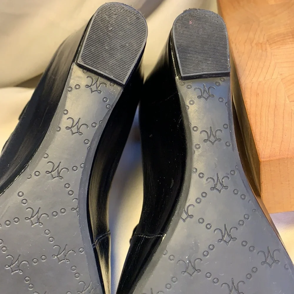 Johnston & Murphy almost NEW leather wedge peeptoe
